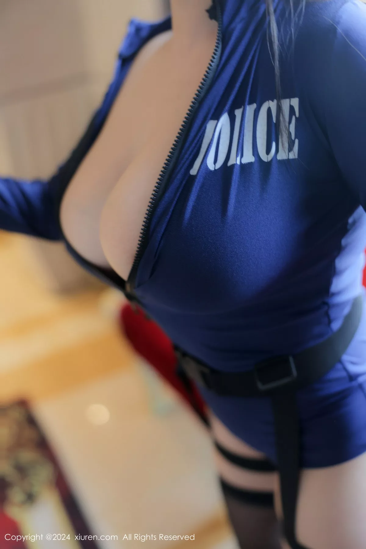 【xiuren秀人网XiuRen】 Vol.8882 魅模娜娜子yy 诱惑 蓝色正装 黑色性趣服饰 秀丰腴曲线 私拍性趣重摄