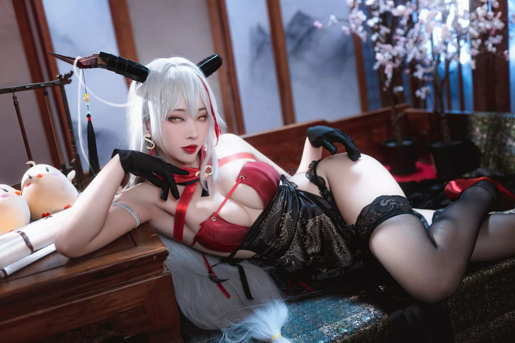 佳人Cosplay 诱人密拍 宫本�@ 埃吉尔旗袍