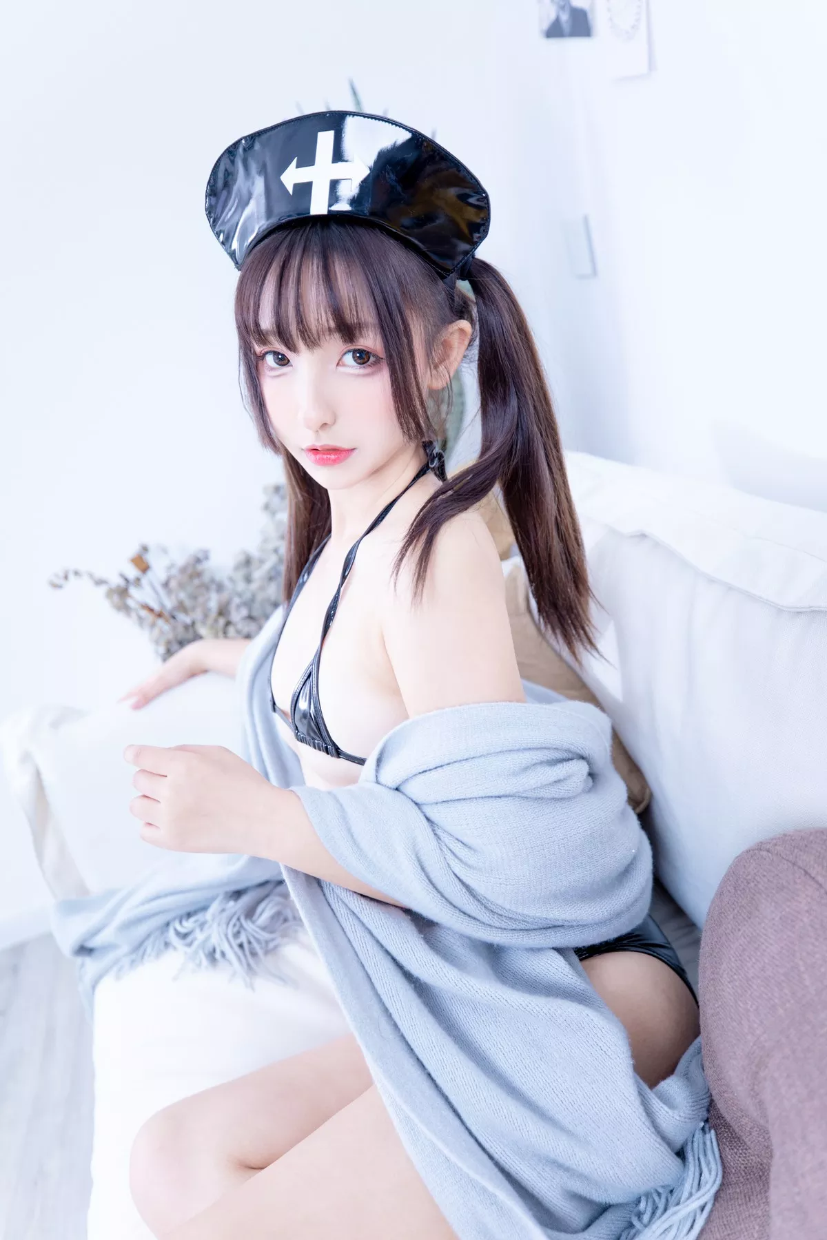 佳人Cosplay 神乐坂真冬 电子相册 暗黑护理《空气なし》