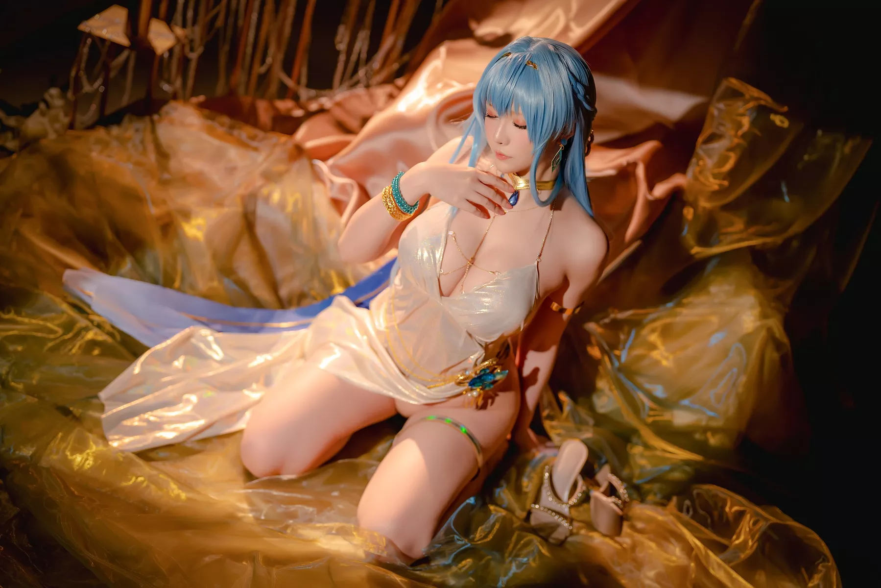 美女Cosplay 魅魔私摄 星之迟迟 Hoshilily Nikke 海伦