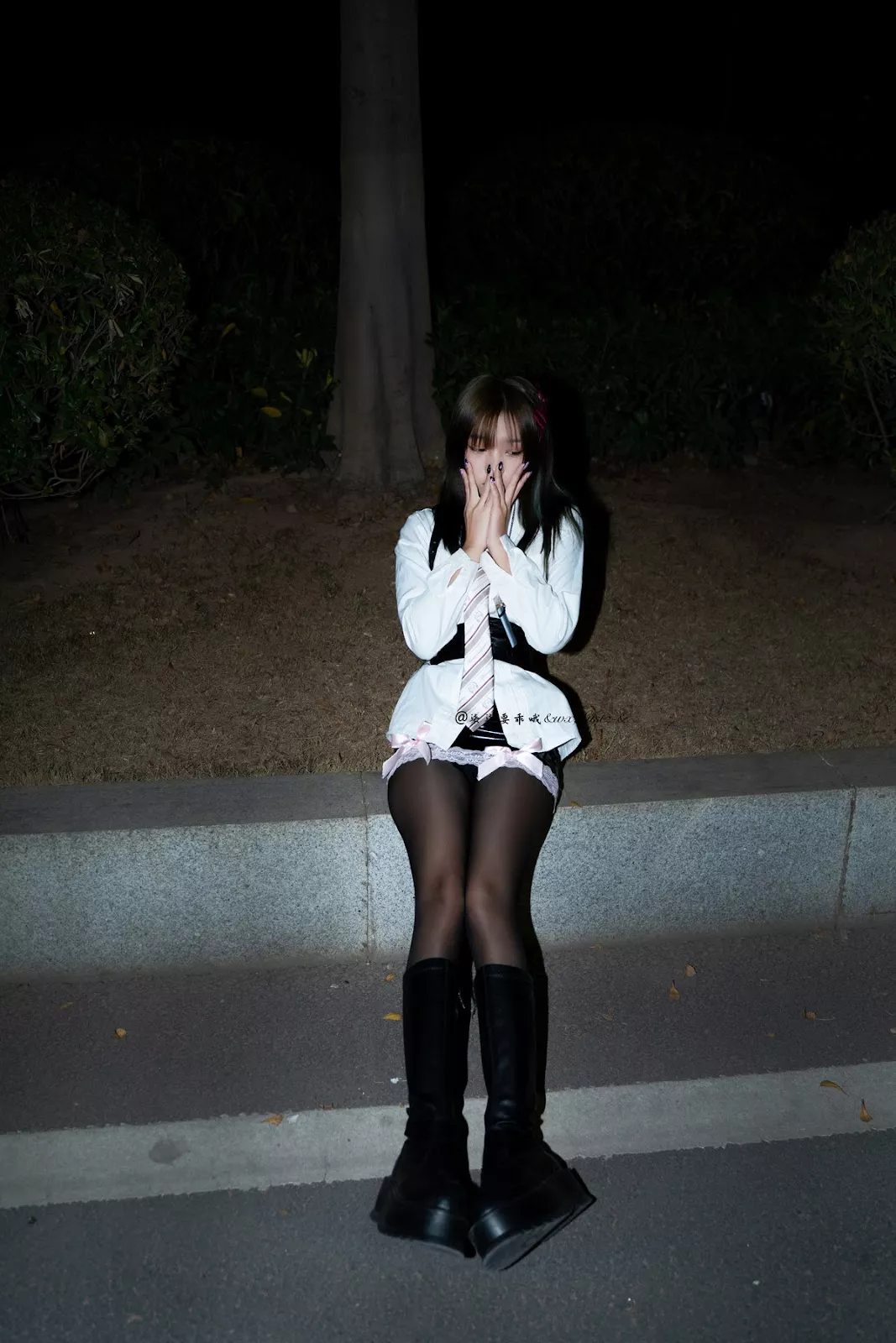 尤物Cosplay 妩媚私拍 柒柒要乖哦 车内1