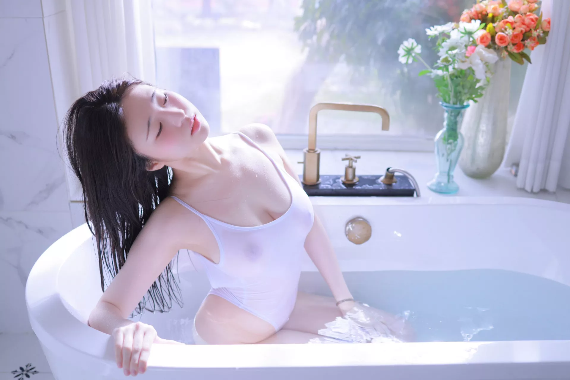 Yeon Woo【Patreon 派特隆】 高丽嫩模摄影】 Bath Tub 全集修正