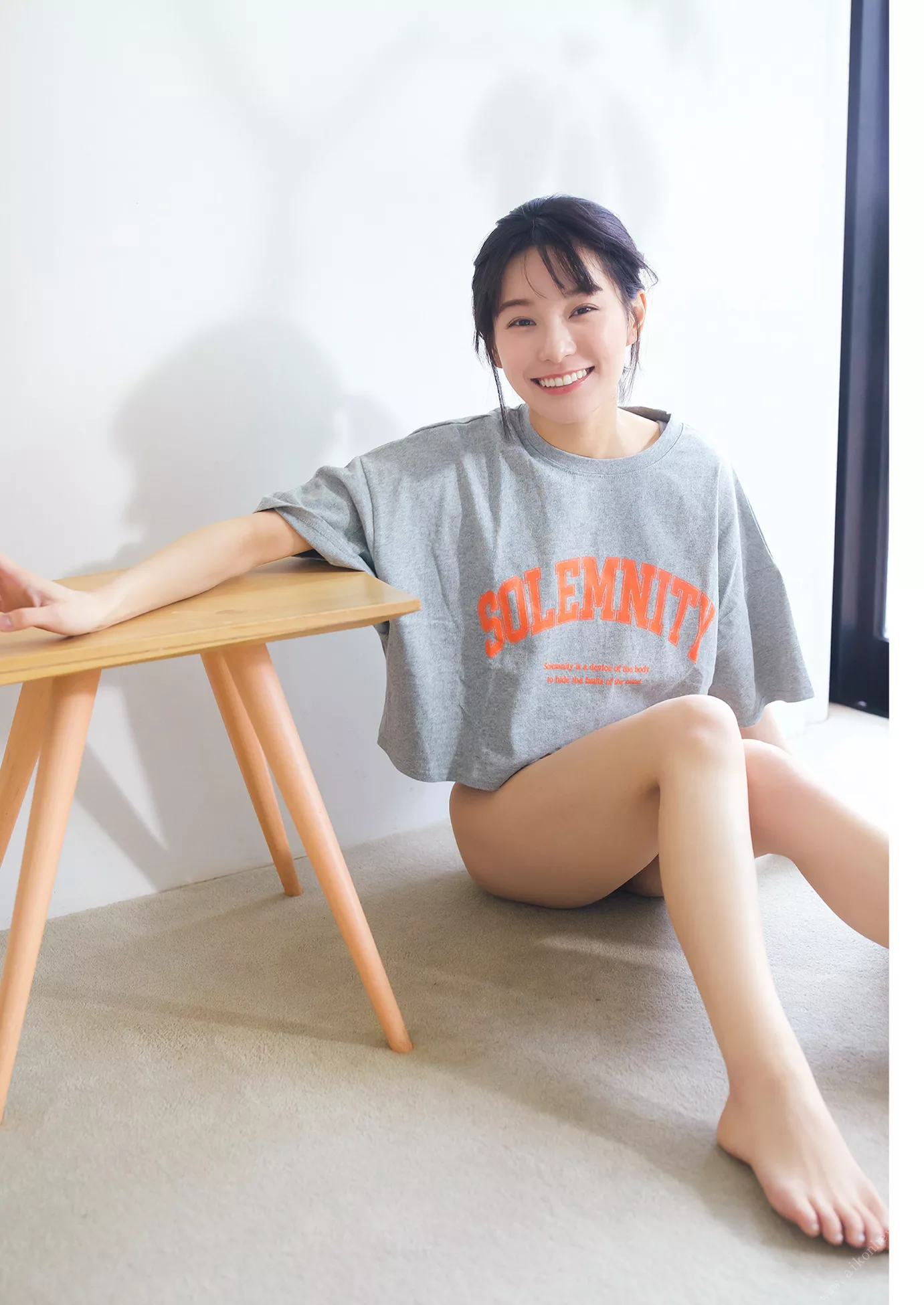 Momo ko Arata 新田 桃子 限定 YJ Photo Book 「New Age」 全集修正