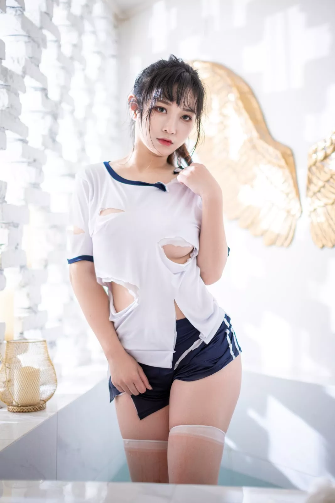 尤物Cosplay 奇行家狗崽 浴场的体操服