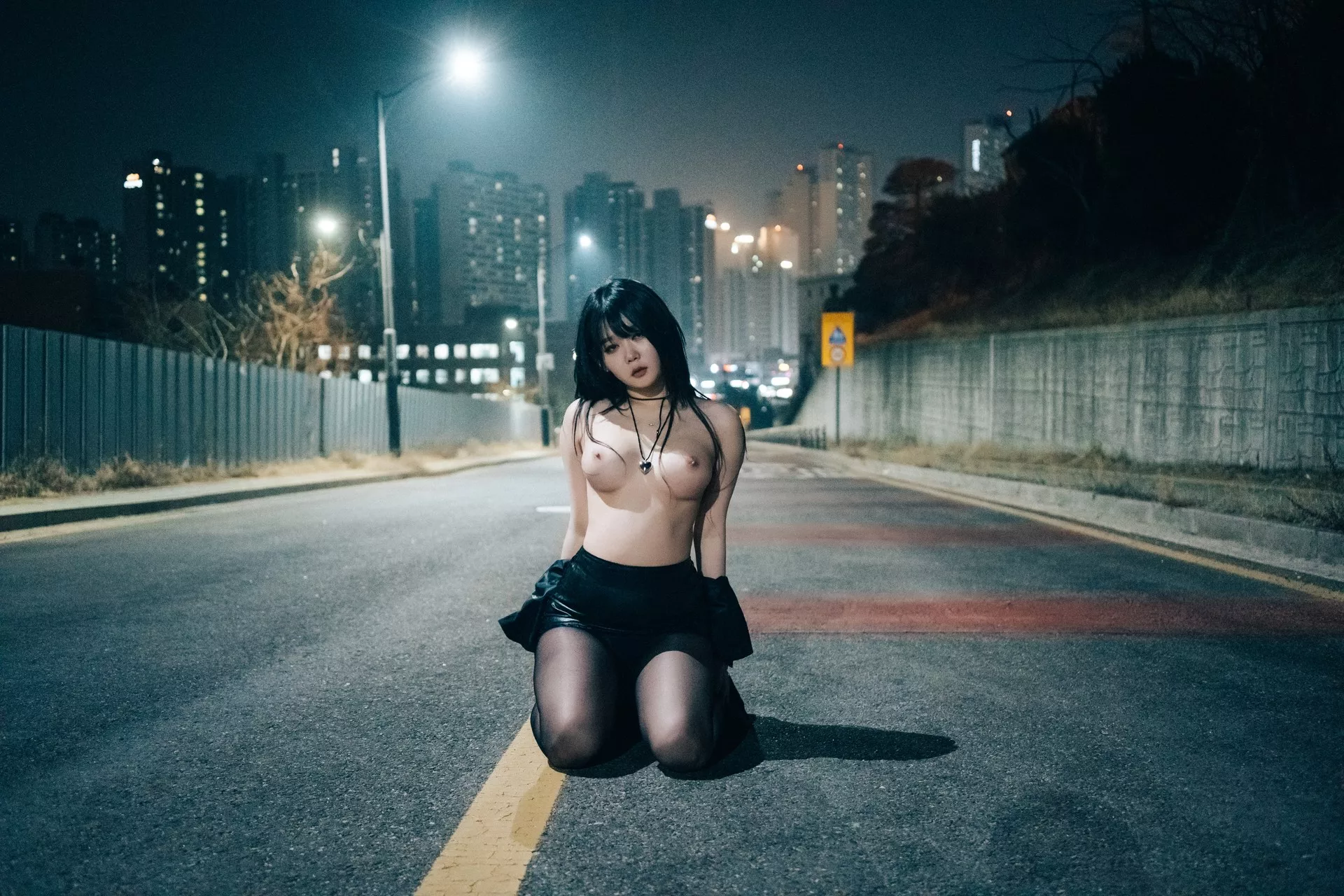 ZIA.Kwon【Loozy 淫惰正妹 高丽美女艺术图 】 高丽美女艺术图 XXX At Night Road 全集修正