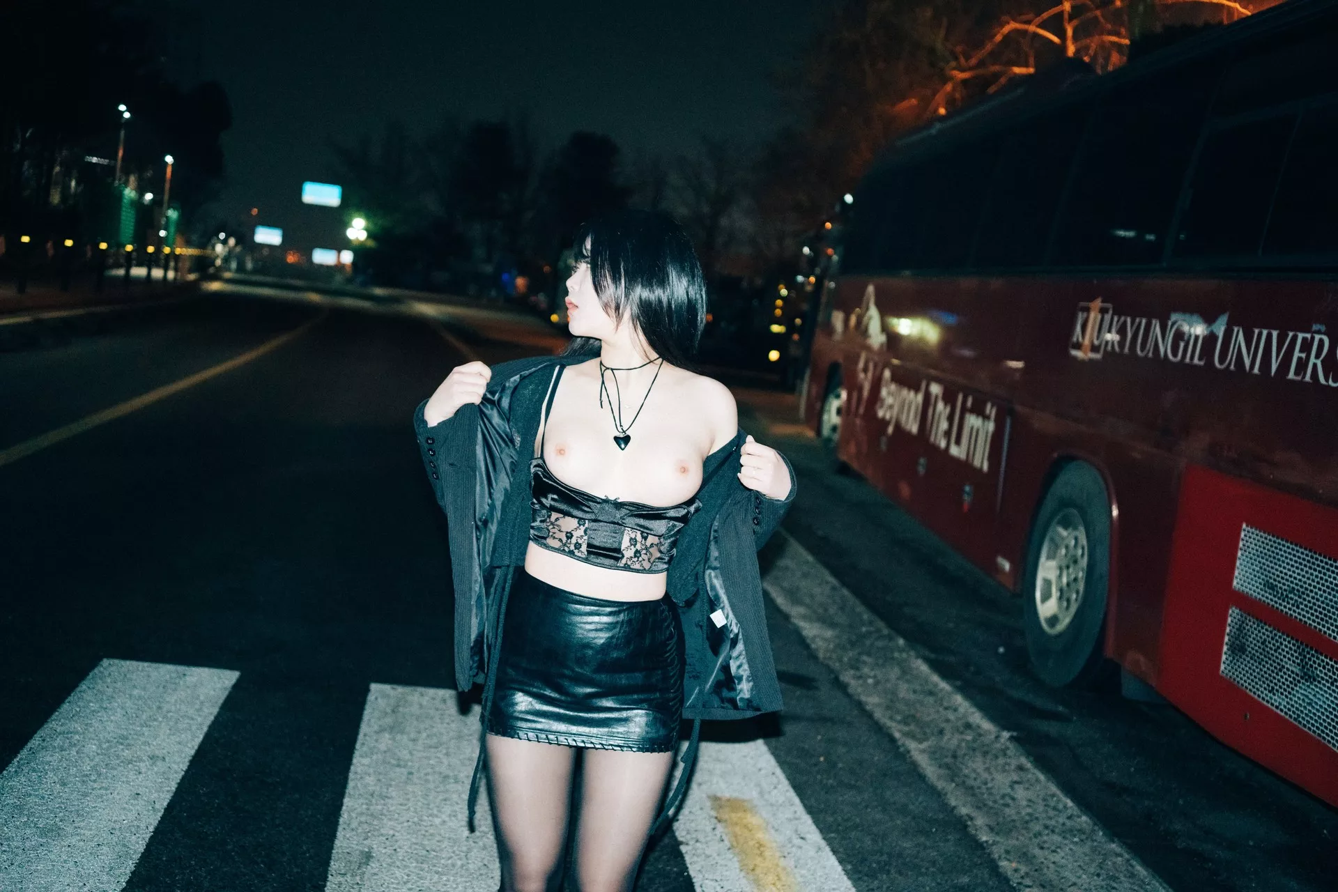 ZIA.Kwon【Loozy 淫惰正妹 高丽美女艺术图 】 高丽美女艺术图 XXX At Night Road 全集修正