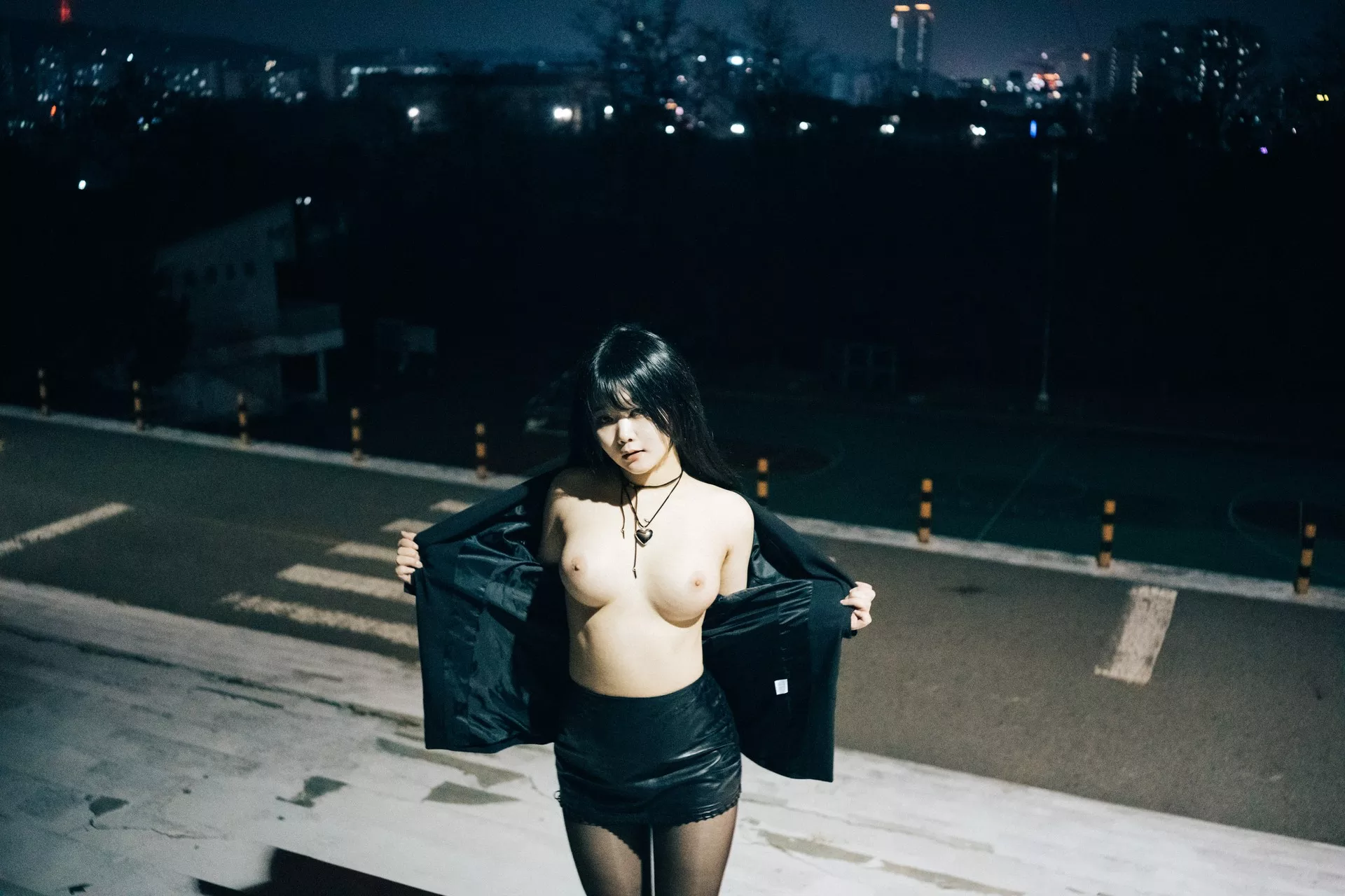 ZIA.Kwon【Loozy 淫惰正妹 高丽美女艺术图 】 高丽美女艺术图 XXX At Night Road 全集修正