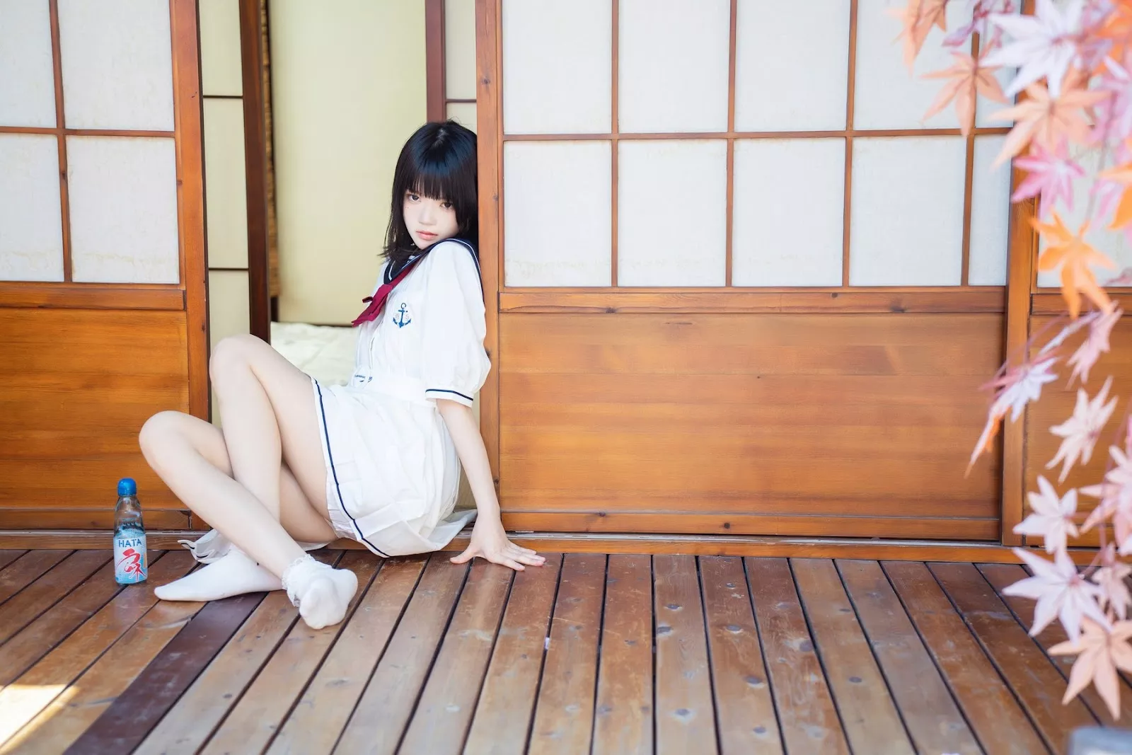 尤物Cosplay 迷人私拍 �@桃喵 盛夏职业装