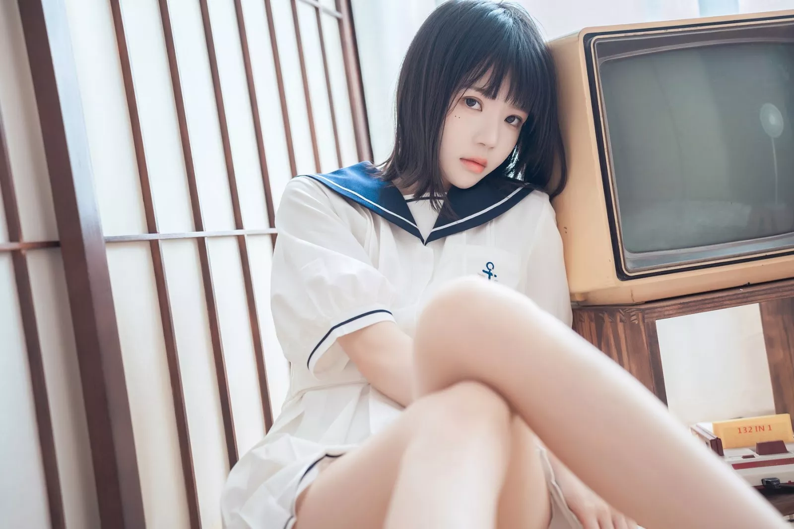 尤物Cosplay 迷人私拍 �@桃喵 盛夏职业装