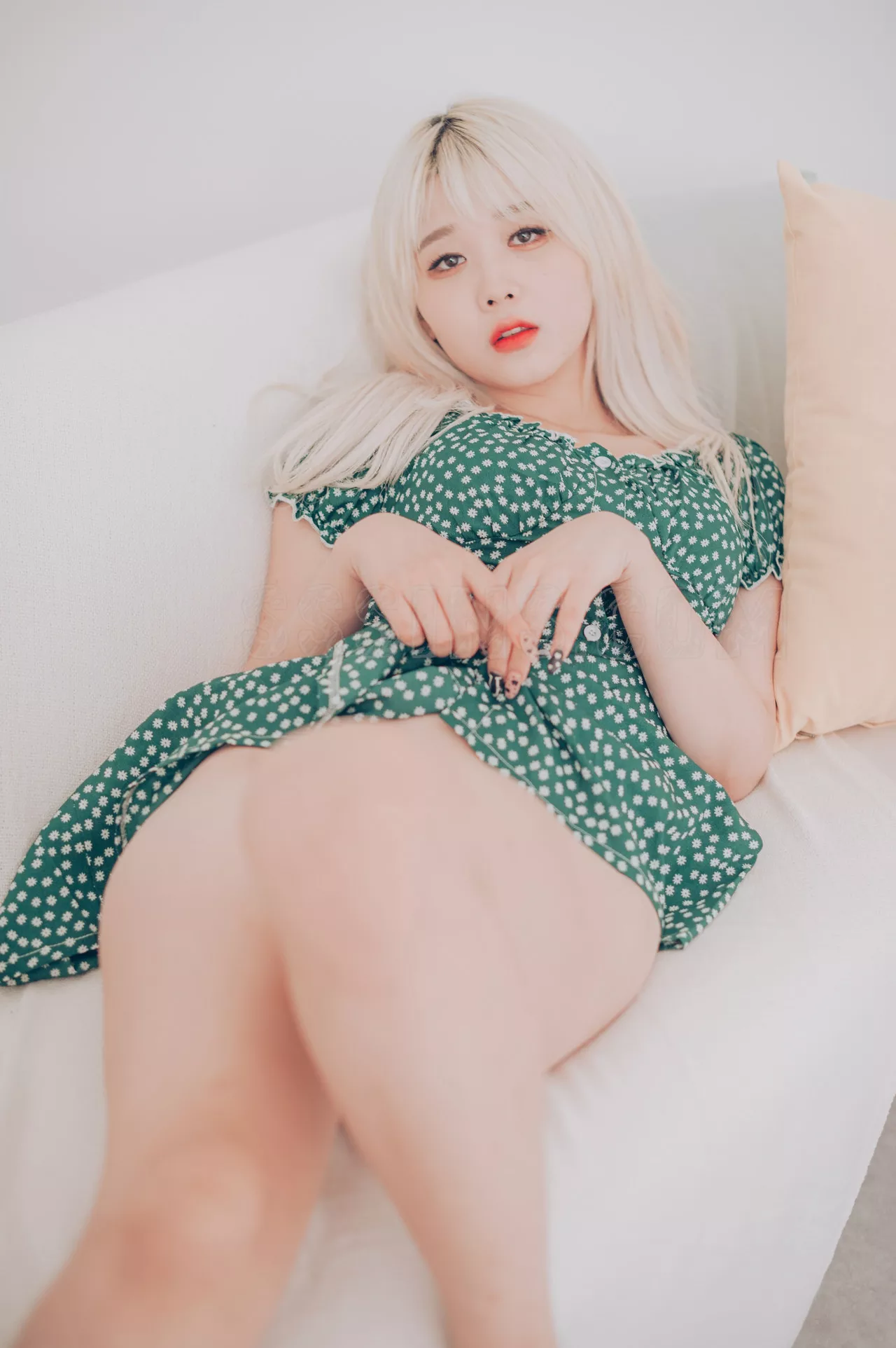 ZIA.Kwon【南韩JOApictures写真】 Zia x DOLPHIN 21. NoV Vol.3 (52P)