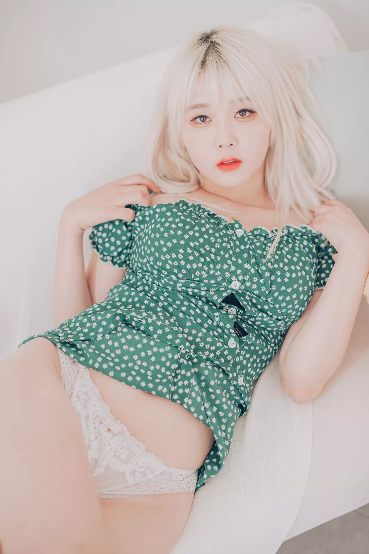 ZIA.Kwon【南韩JOApictures写真】 Zia x DOLPHIN 21. NoV Vol.3 (52P)
