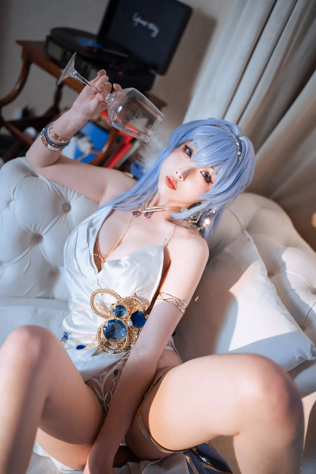 丽人Cosplay 妩媚私摄 Rioko 凉凉子 海伦礼服