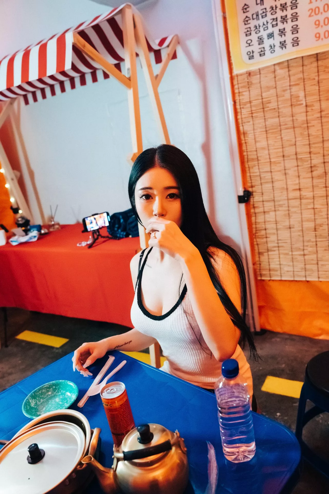 Jeong Bomi 【Loozy 淫惰少女 高丽佳人影像 】 高丽佳人影像 Street Stall 全集修正