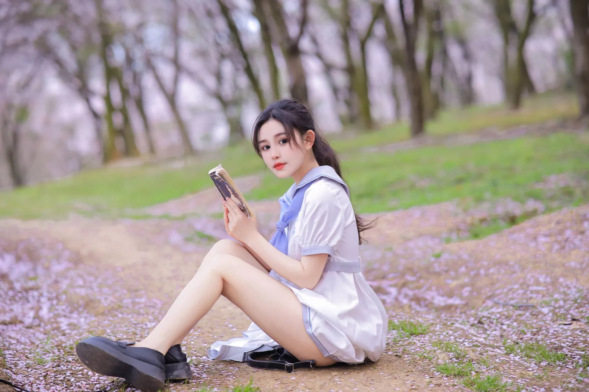 高清写真套图 桃暖酱 《上学路上》