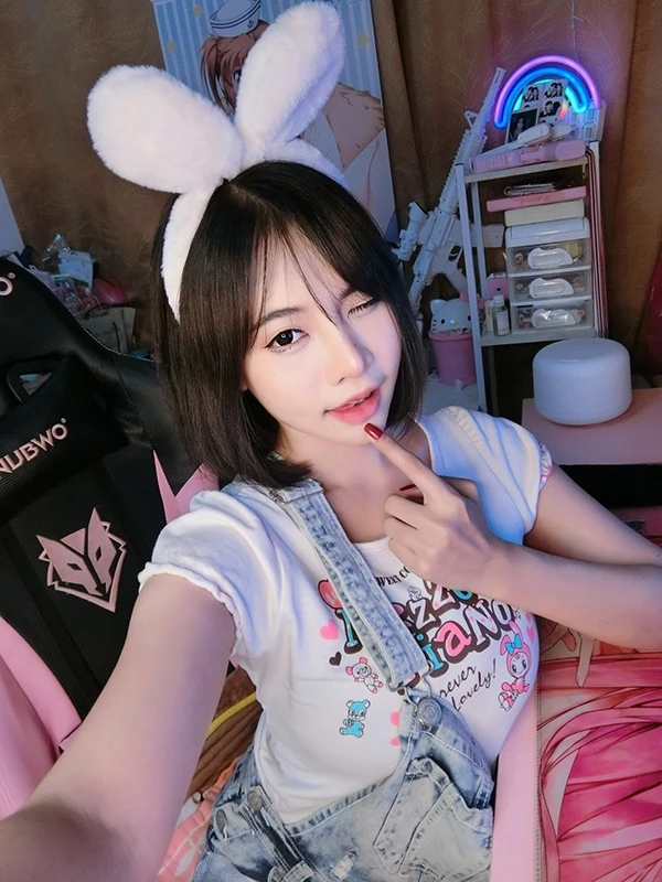 混血 网络名人 ayumi12 尺寸 私拍 视像合集2