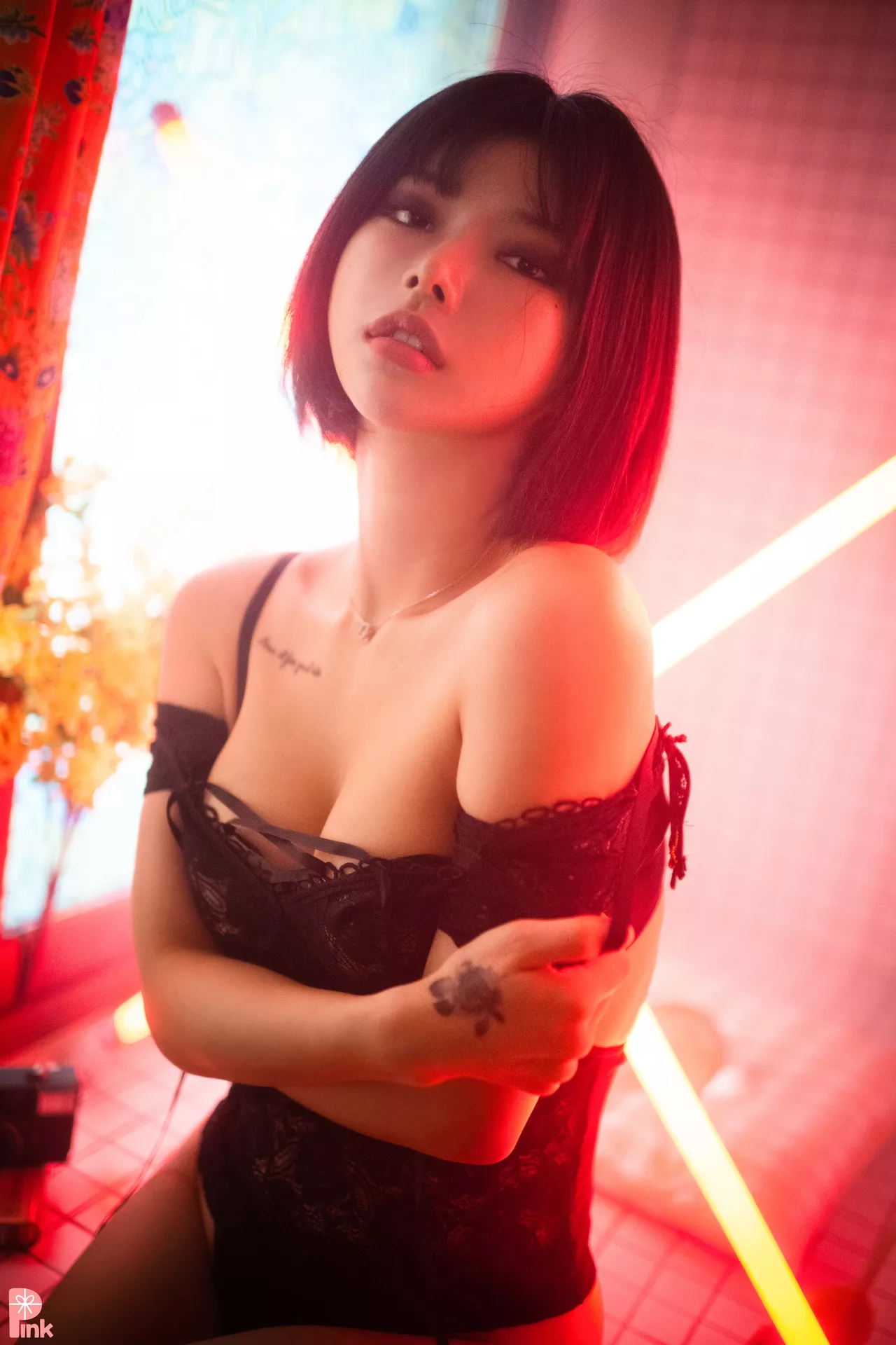 U.Hwa【PINK 粉少女】 高丽丽模写真Mood Black Set.1(56P)