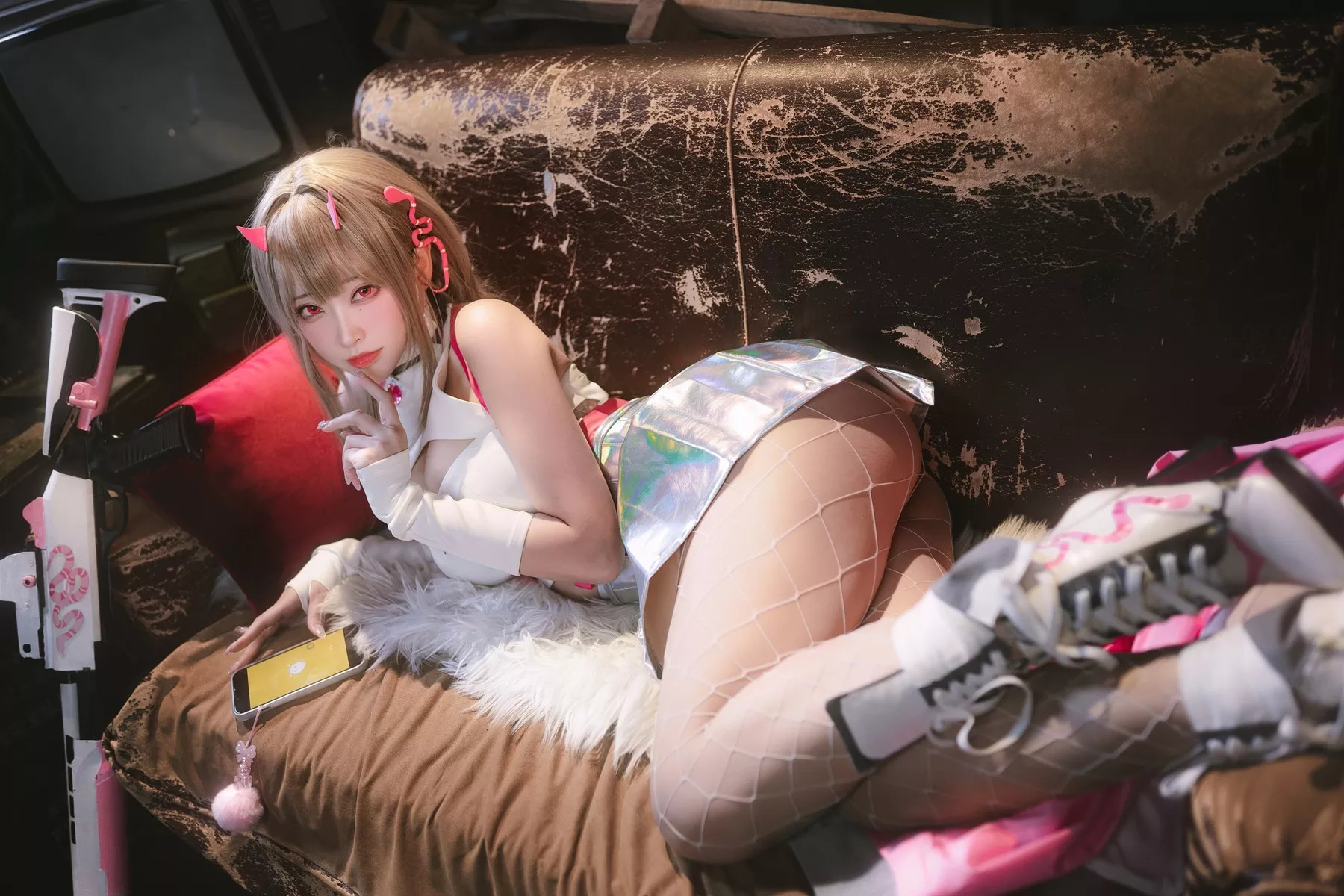 尤物Cosplay 风度密拍 宫本�@ 毒蛇