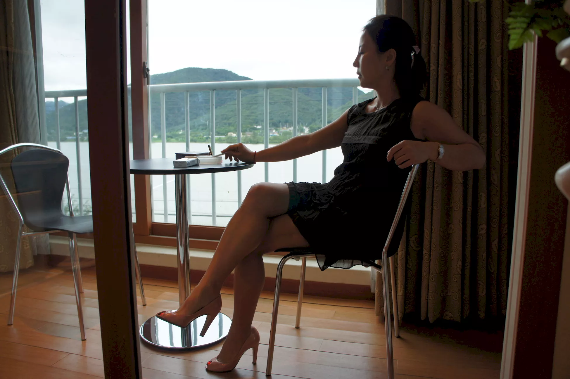 韩模 人体 曾经超级火爆的 高丽 超群少妻护理长3P门