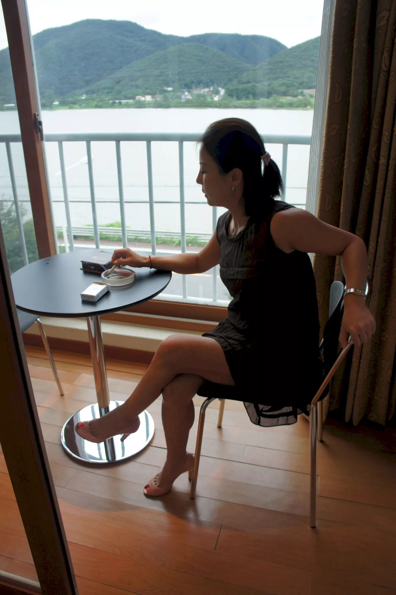 韩模 人体 曾经超级火爆的 高丽 超群少妻护理长3P门