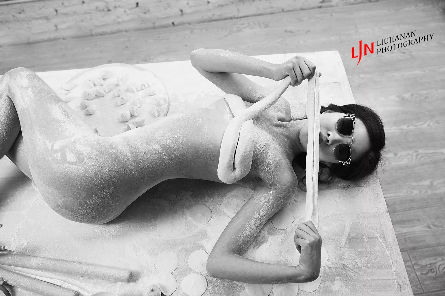 《乌性大片》 作品 写真师 裸模 �⒓涡凑� 人体