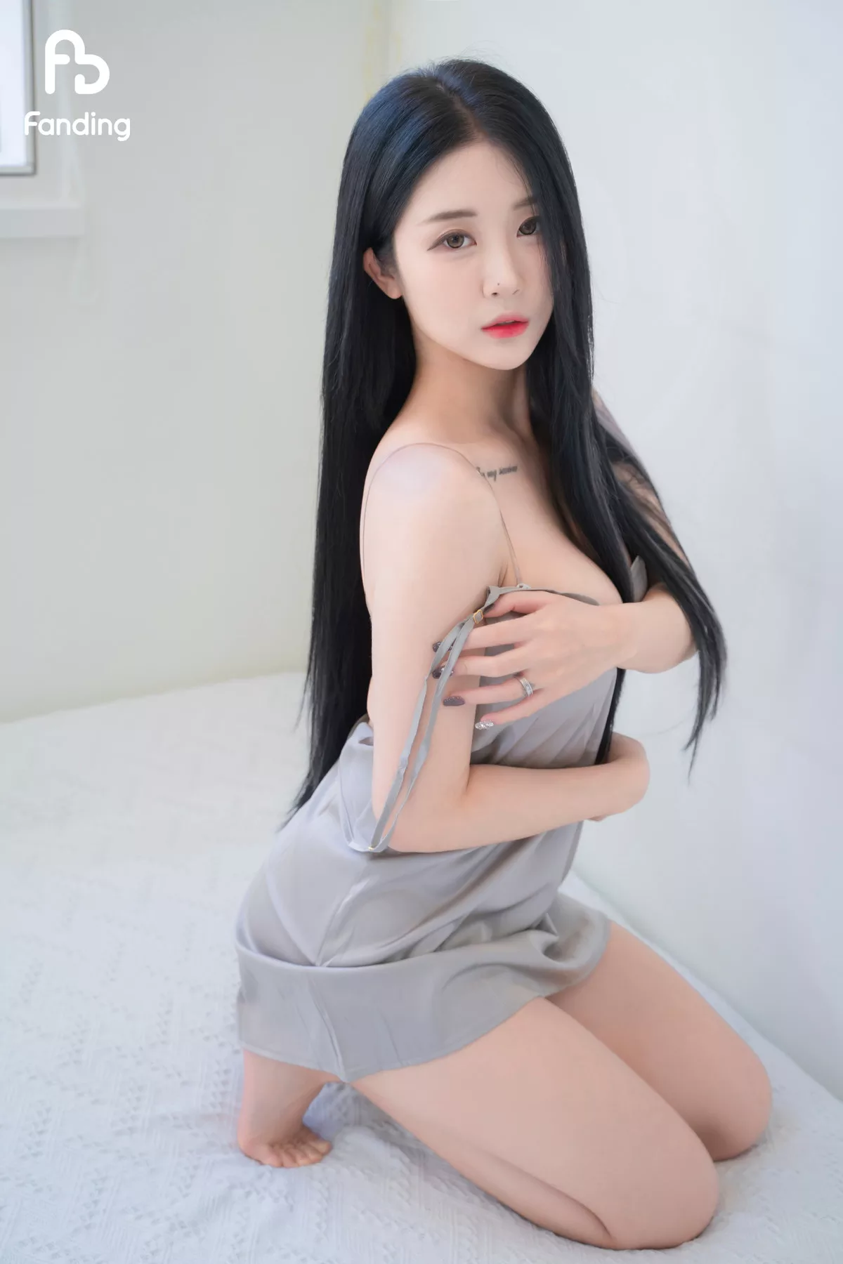s 倾城高丽美女高画质写真  【FANDING】 Photobook PREMIUM Fanding  Bomi 亚洲美模写真 高画质日本美模写真图集 Jeong 全集修正