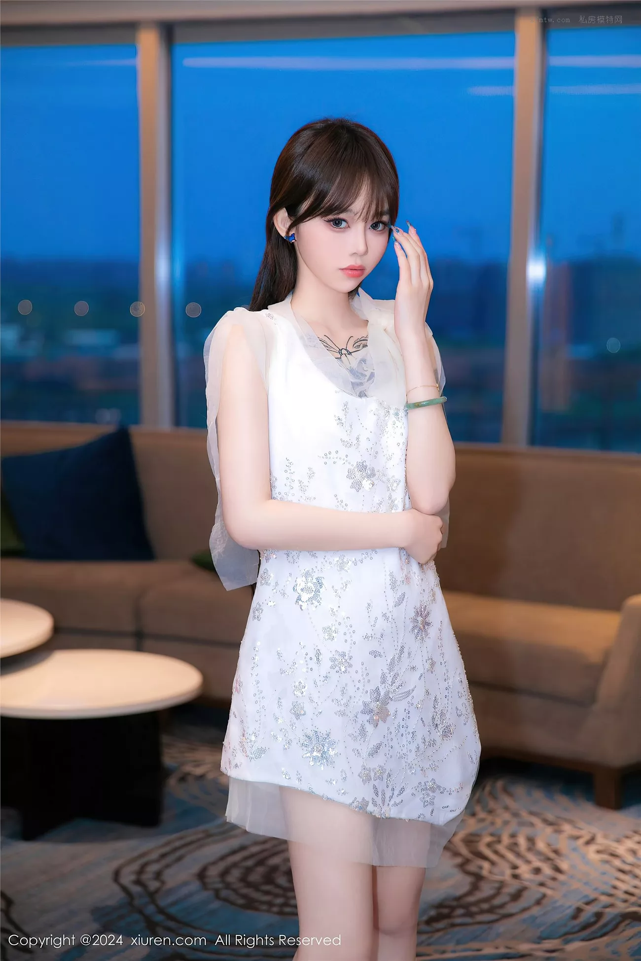 Vol.8696 【秀人XiuRen网 奶瓶 XiuRen】超清照片