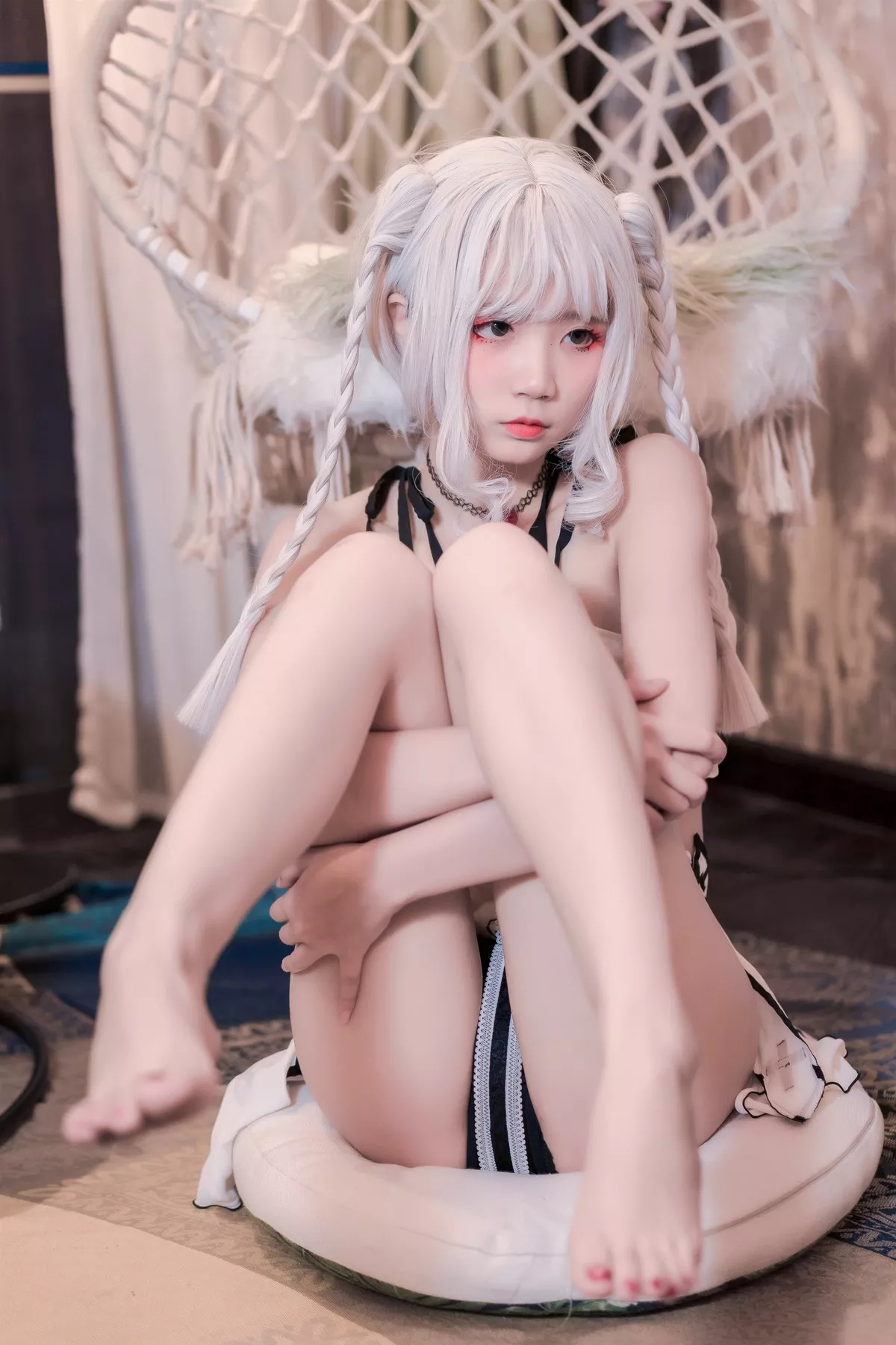 清纯少女 五更百鬼 吊带黑丝 圣女 丽人Cosplay