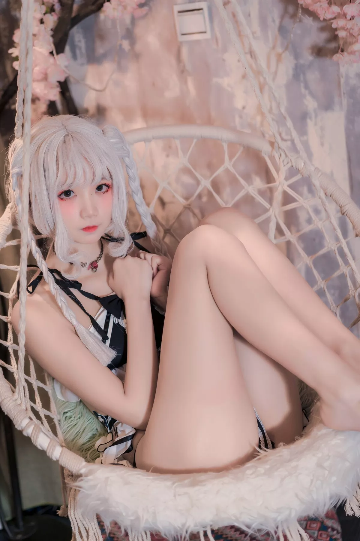 清纯少女 五更百鬼 吊带黑丝 圣女 丽人Cosplay
