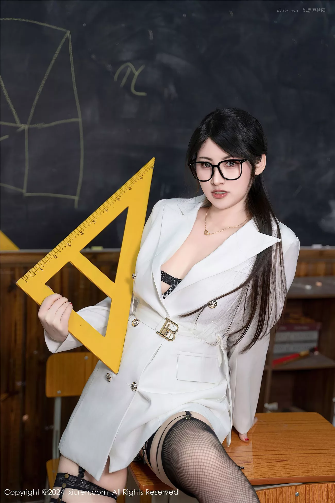 诗诗 kiki XiuRen】高画质照片 【XIUREN秀人网 Vol.8694