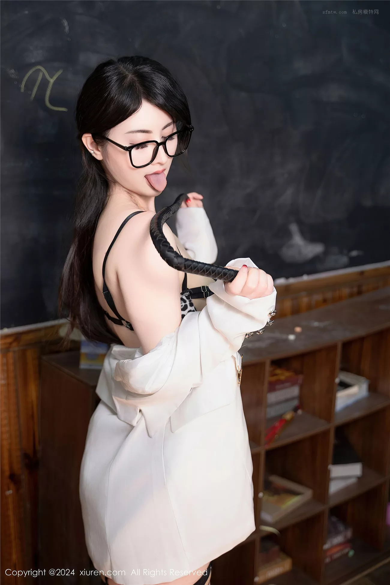 诗诗 kiki XiuRen】高画质照片 【XIUREN秀人网 Vol.8694