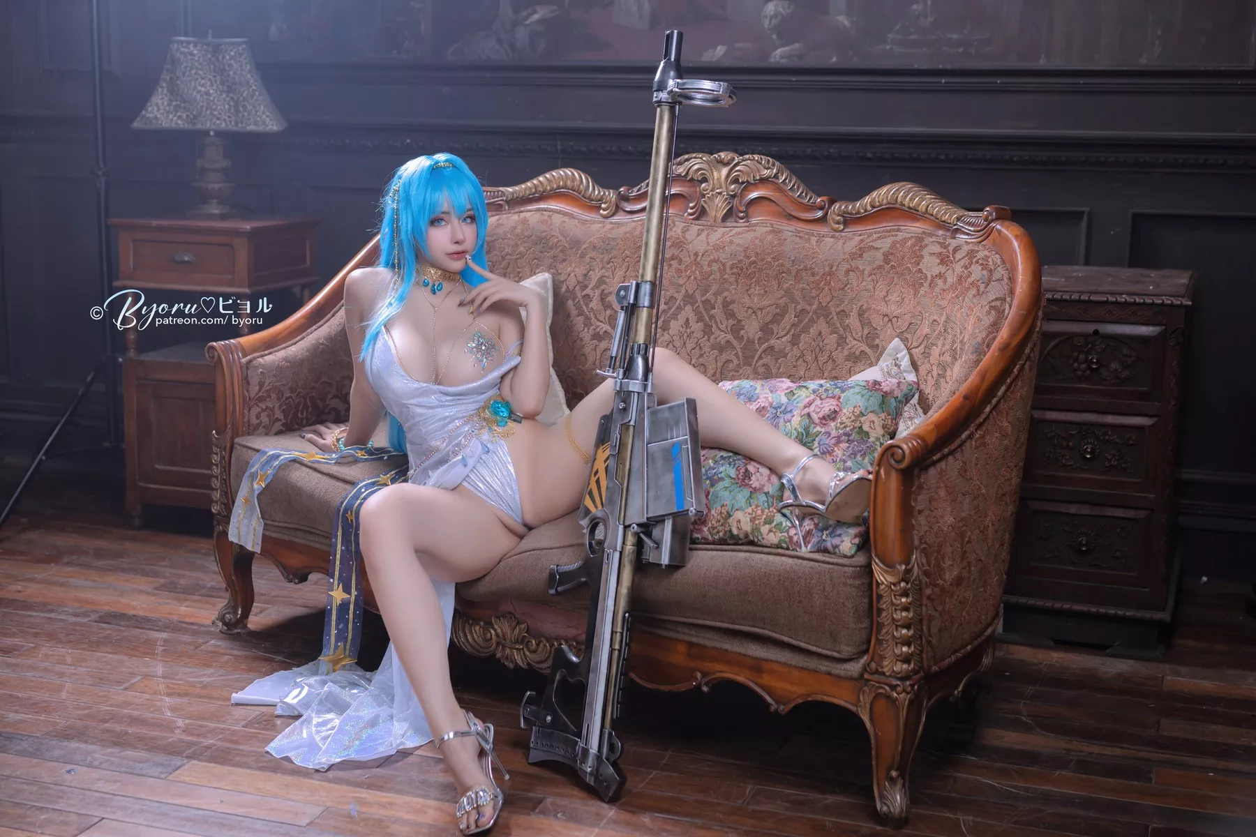 NIKKE 丽人Cosplay Helm 妩媚私拍 丫头 Byoru