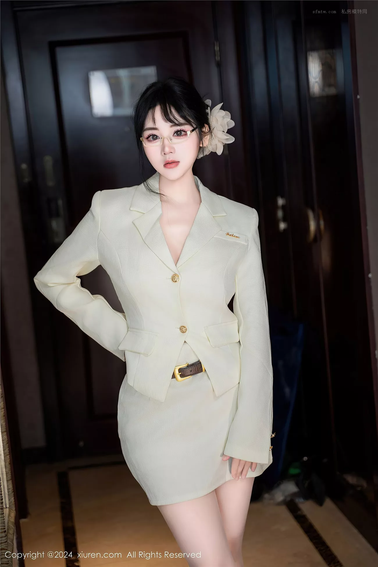 XiuRen】高精细图相 【秀人网 Vol.8717 汐汐 爱吃草莓