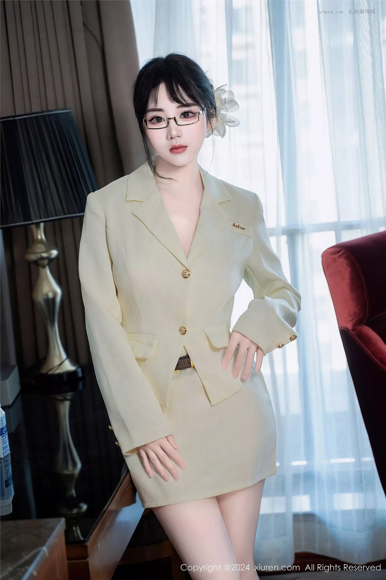 XiuRen】高精细图相 【秀人网 Vol.8717 汐汐 爱吃草莓