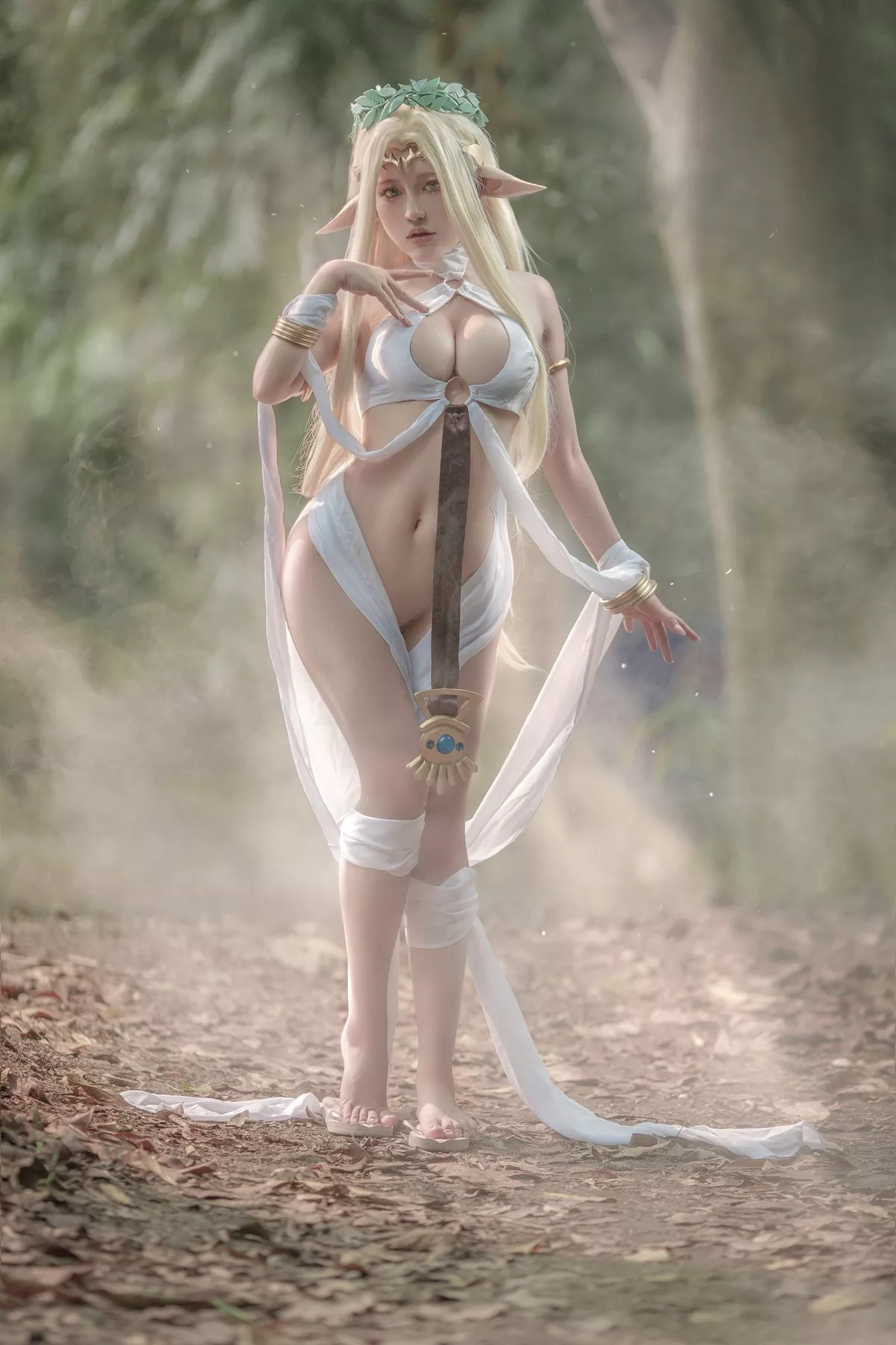 美女Cosplay 一笑芳香沁 黑兽白精灵