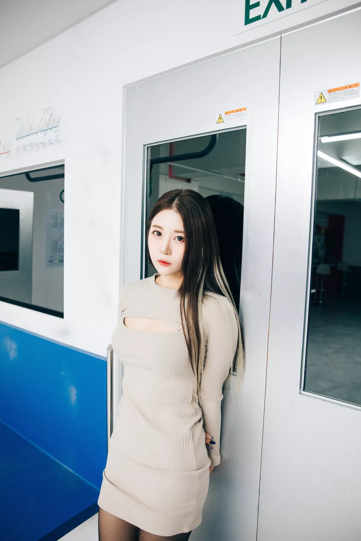 【Loozy Bondage 高丽佳人写真 Jeong  】 Bomi 淫惰丫头 全集修正 高丽佳人写真 Subway