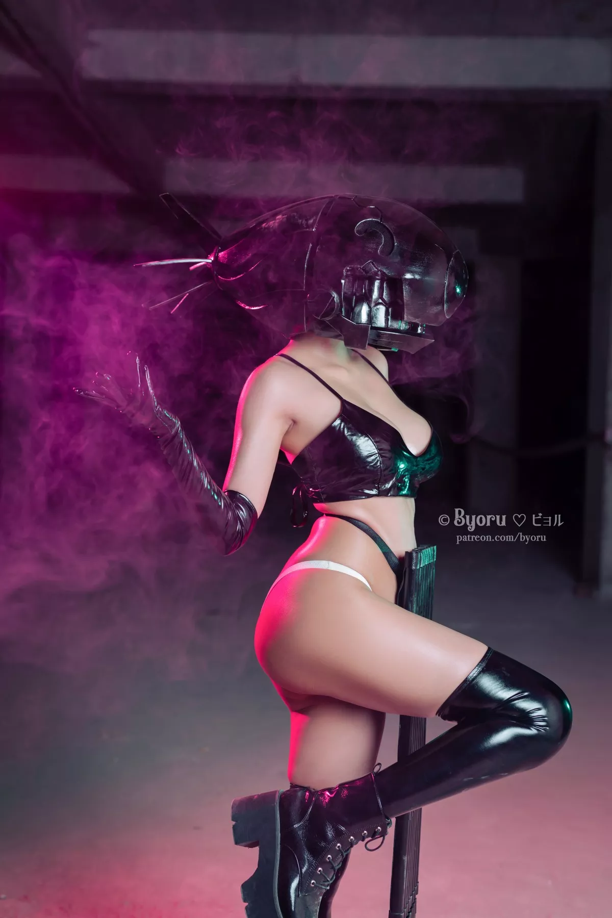 Byoru 美女Cosplay 撩人私拍 少女 Devil Bomb