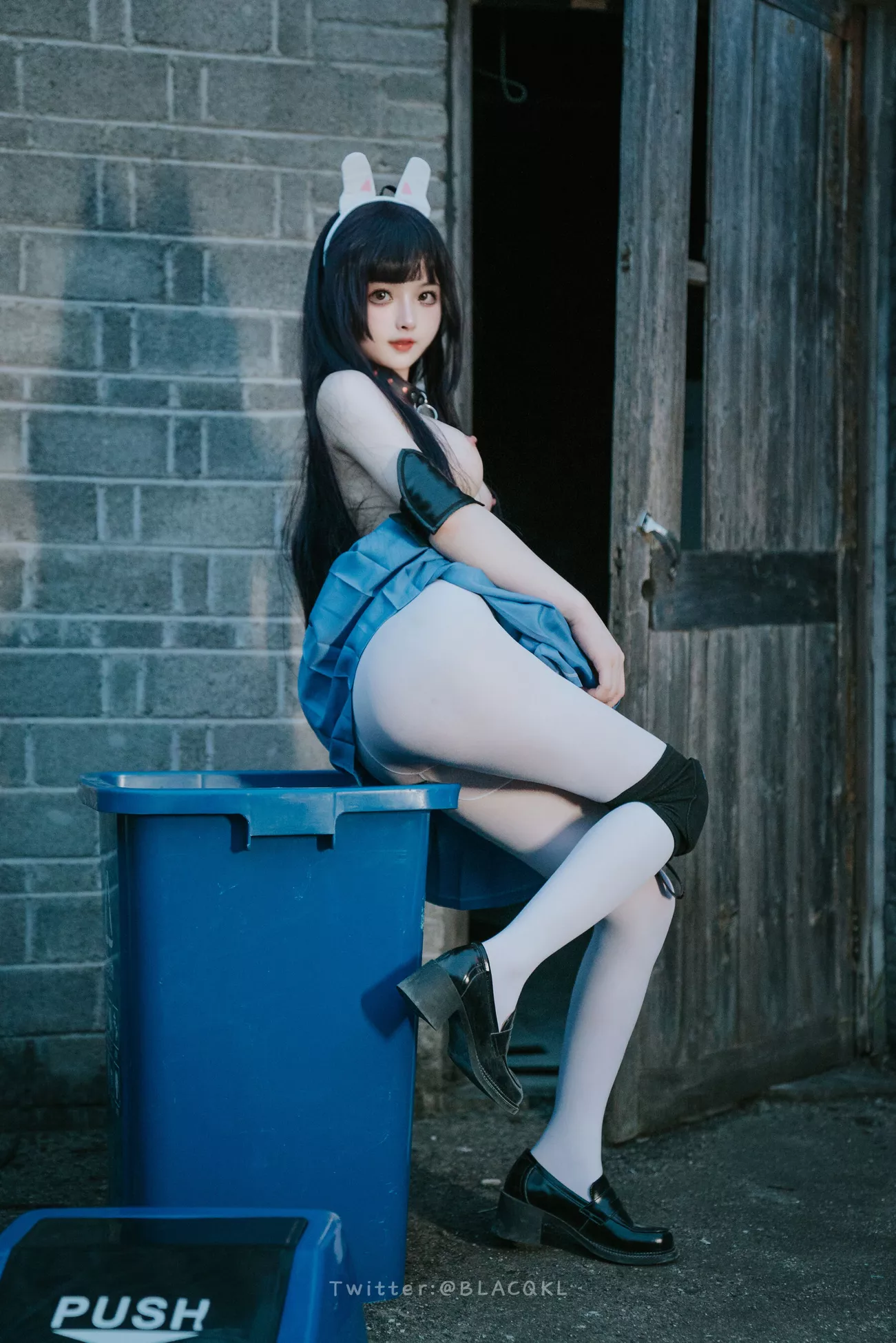 白莉爱吃巧克力 高清影像套图 《霞�g美游》