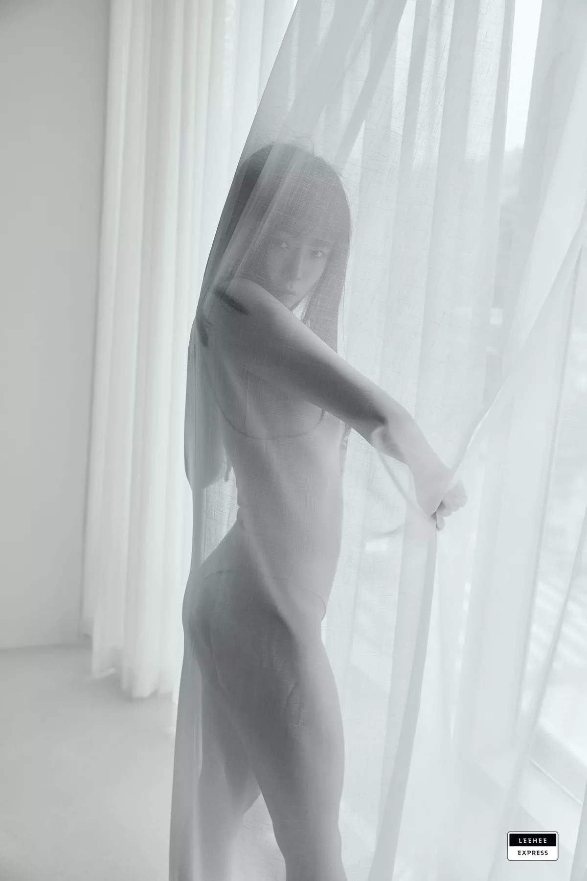 【LEEHEE LEHF 利熙快运】 EXPRESS 全集修正 高丽尤物艺术图  084 PIA