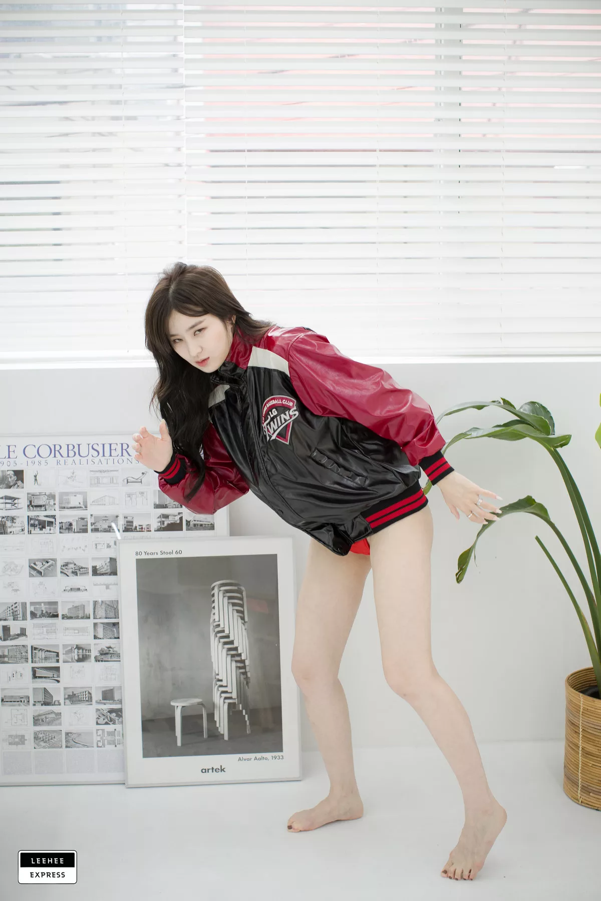 高丽仙女写真 LERB Hyeon【LEEHEE EXPRESS  Kim 利熙快运 Woo 超清高丽美模写真组图】 009(42P)