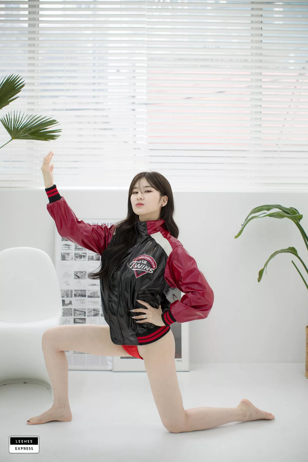 高丽仙女写真 LERB Hyeon【LEEHEE EXPRESS  Kim 利熙快运 Woo 超清高丽美模写真组图】 009(42P)