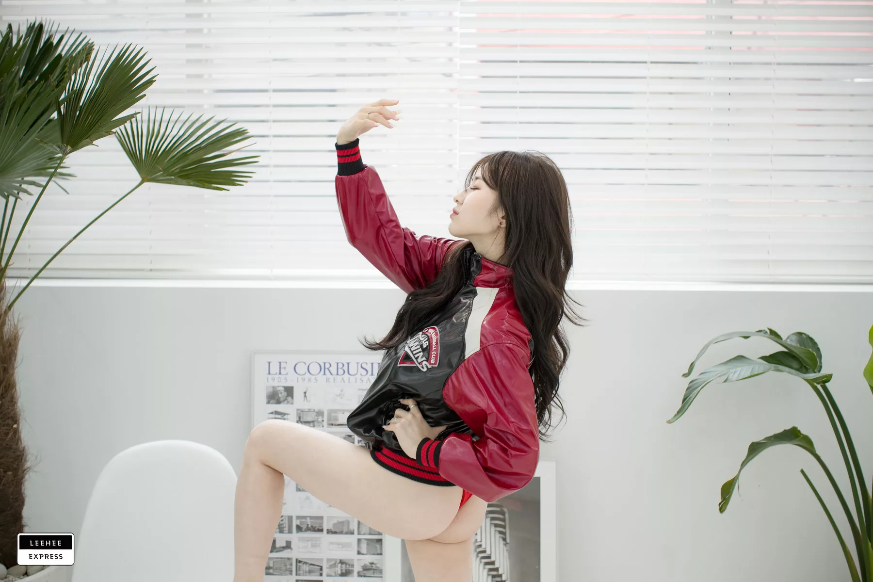 高丽仙女写真 LERB Hyeon【LEEHEE EXPRESS  Kim 利熙快运 Woo 超清高丽美模写真组图】 009(42P)