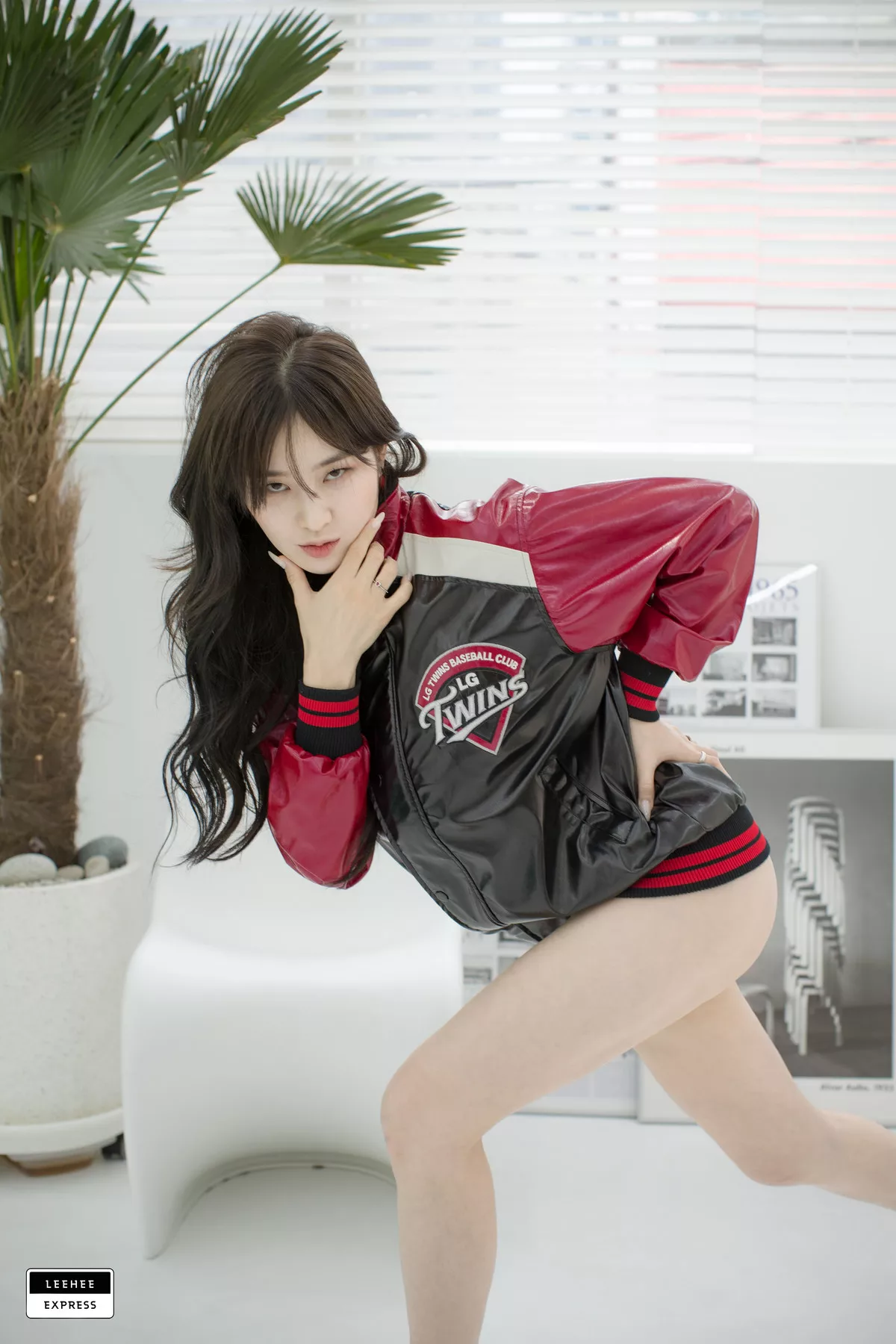 高丽仙女写真 LERB Hyeon【LEEHEE EXPRESS  Kim 利熙快运 Woo 超清高丽美模写真组图】 009(42P)