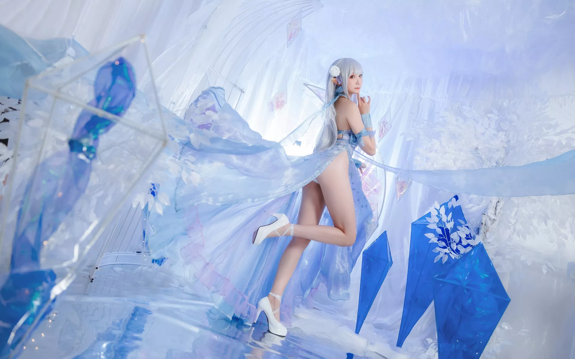 美人Cosplay 爱蜜莉雅 瓜希酱 水晶礼服