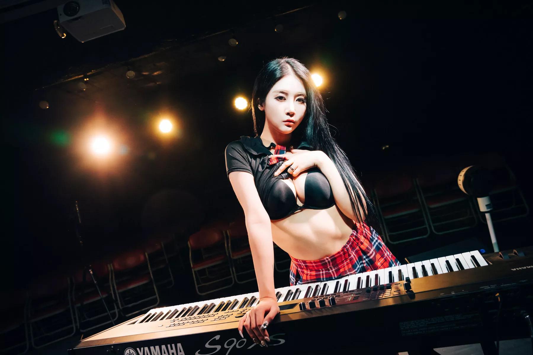 淫惰少女 【Loozy Stage  】 Bomi 高丽尤物摄影 高丽尤物摄影 全集修正 Jeong Covert
