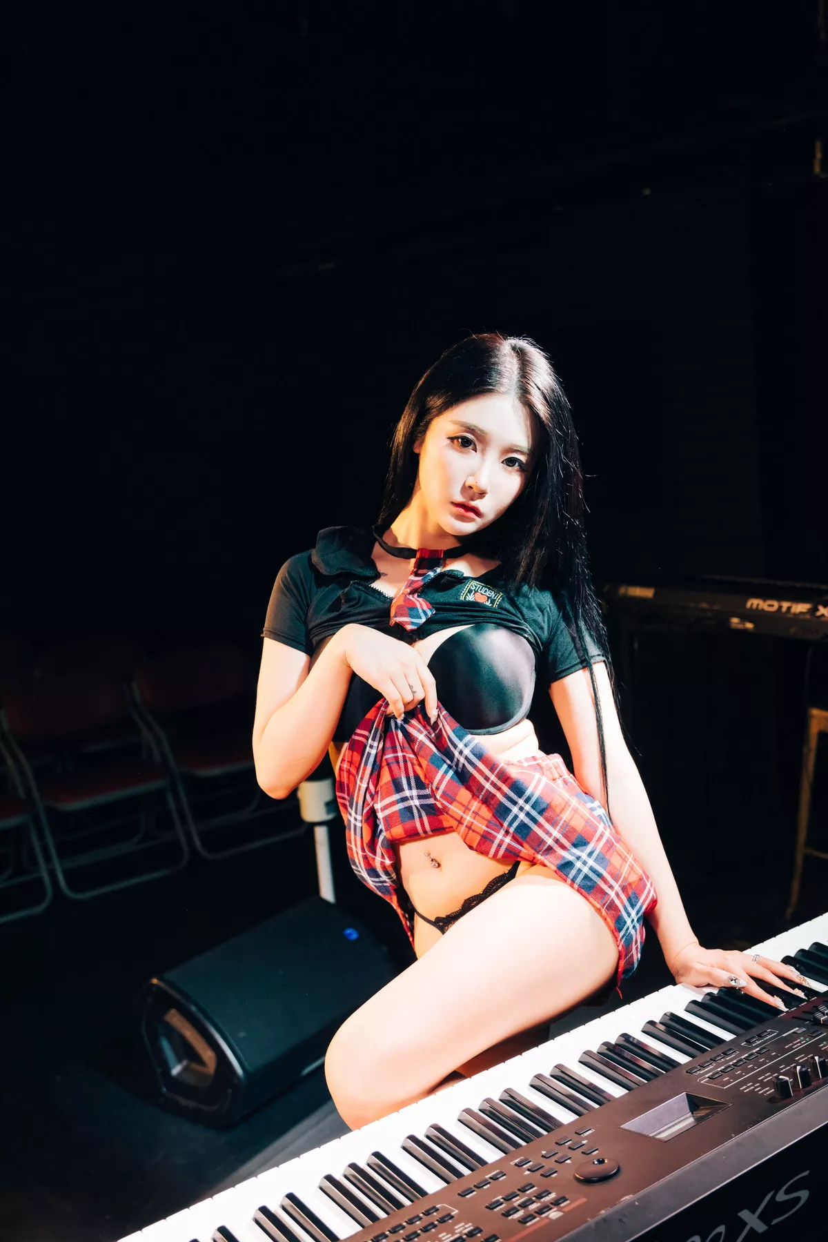 淫惰少女 【Loozy Stage  】 Bomi 高丽尤物摄影 高丽尤物摄影 全集修正 Jeong Covert