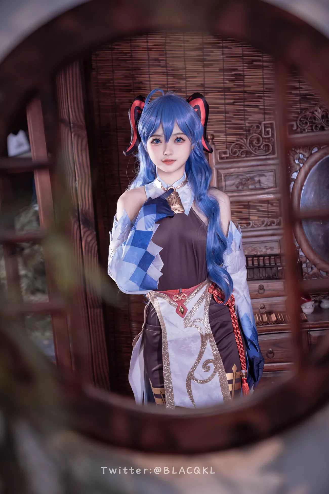《 》 白莉爱吃巧克力 甘雨 高质影像组图