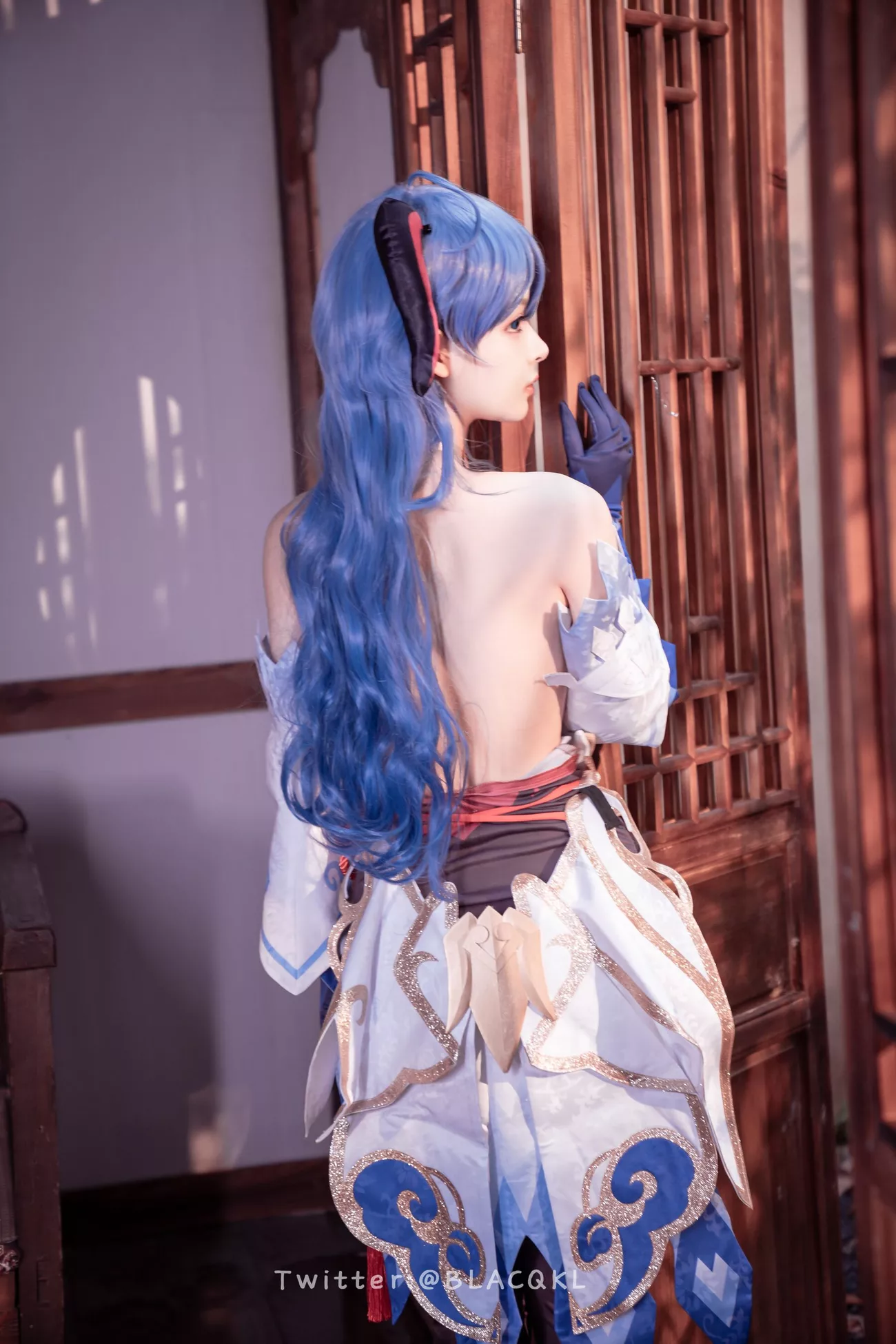 《 》 白莉爱吃巧克力 甘雨 高质影像组图