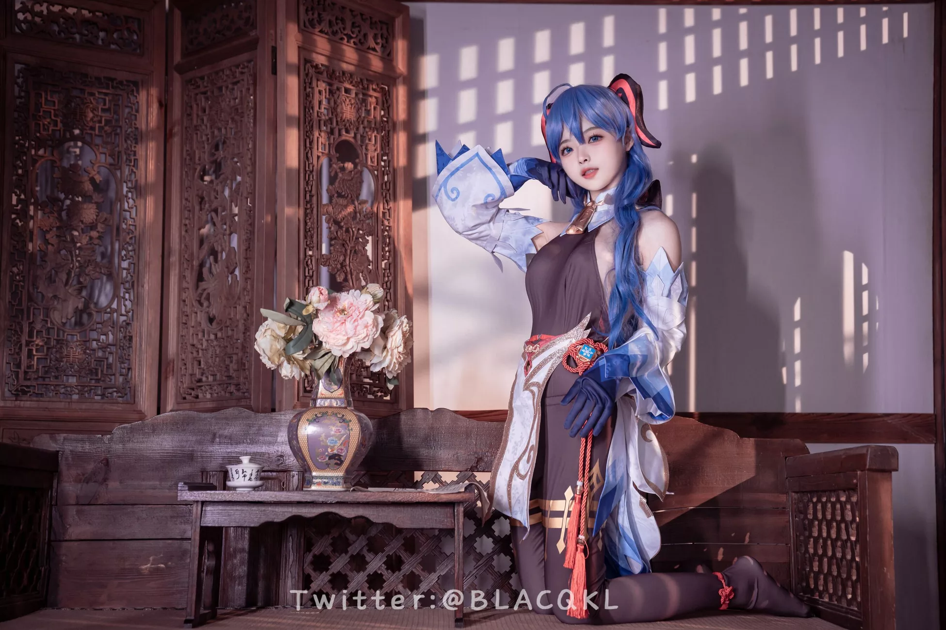 《 》 白莉爱吃巧克力 甘雨 高质影像组图