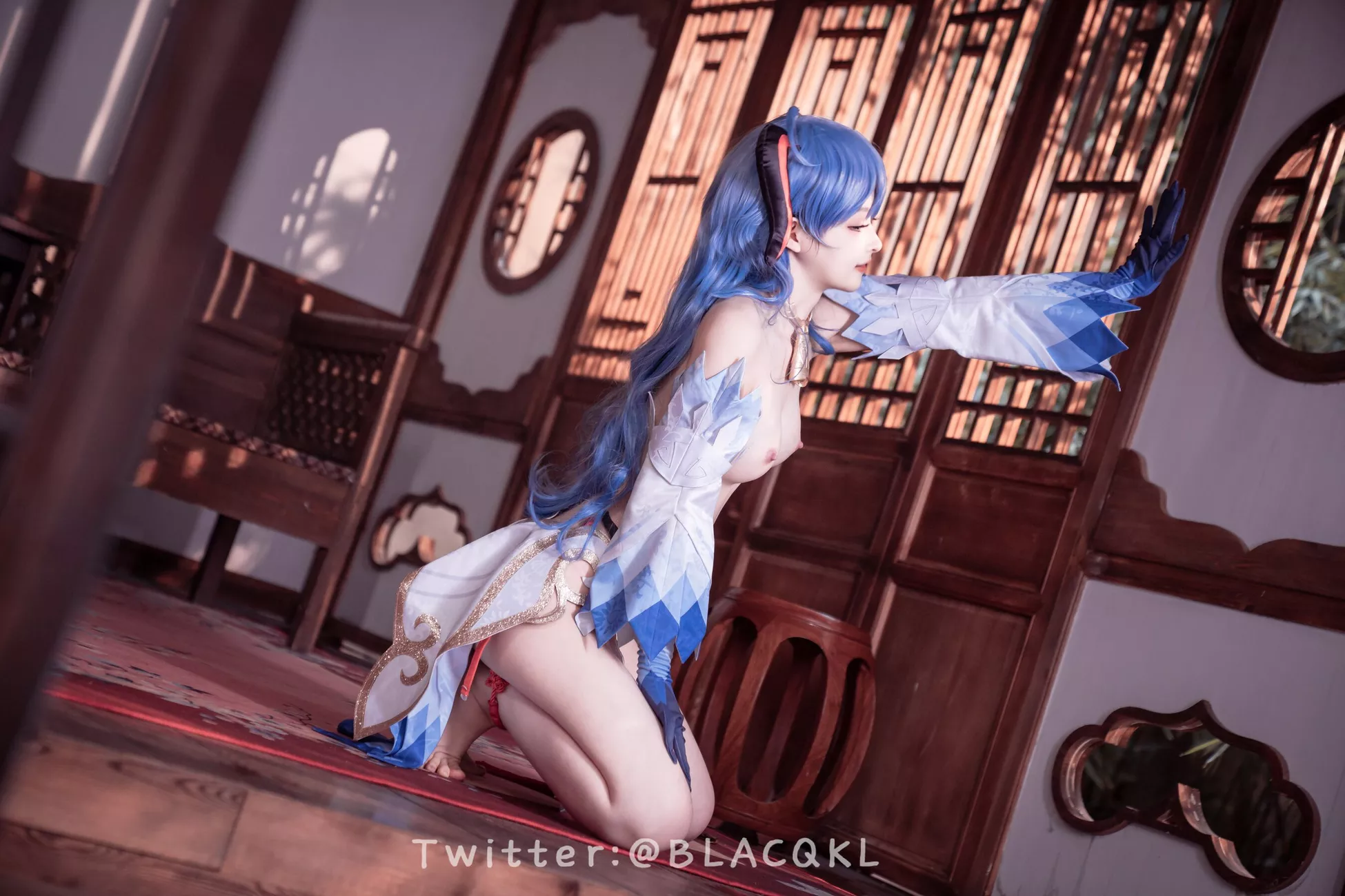 《 》 白莉爱吃巧克力 甘雨 高质影像组图
