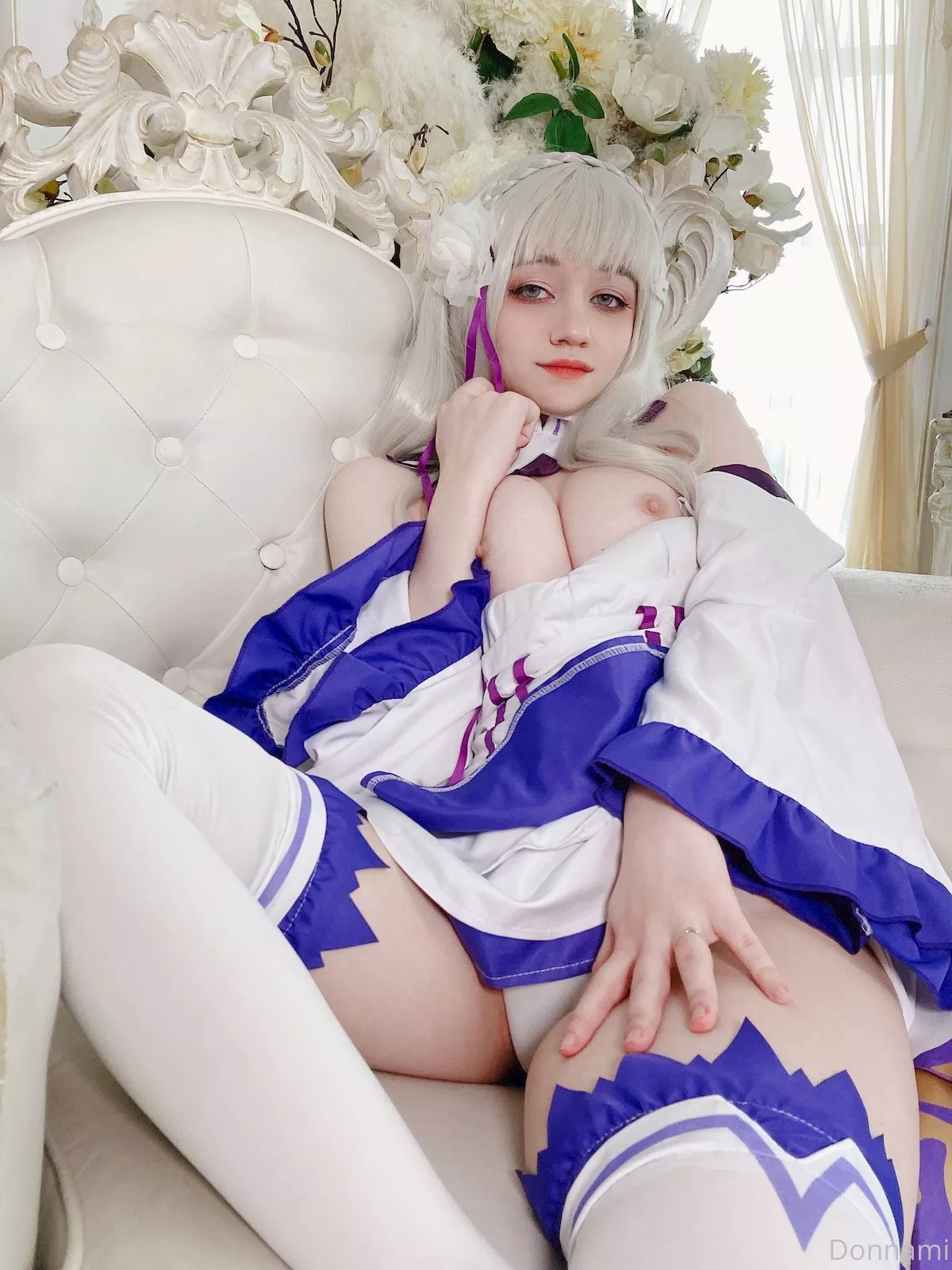 诱惑私拍 美女Cosplay Emilia DonnaLoli